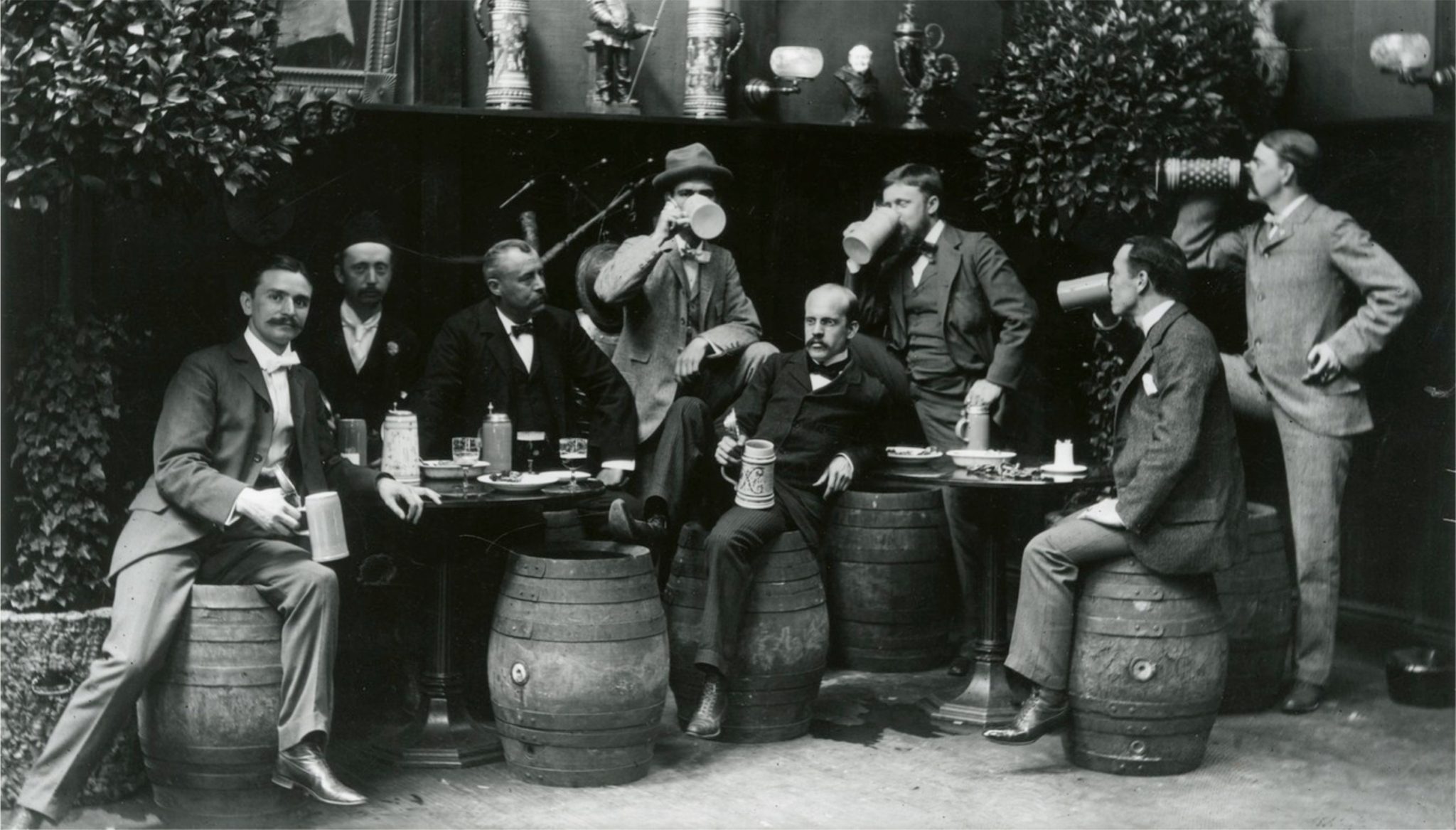 Первая пивная. Пивоварня в Англии 19 век. Бутлегеры Нассау. Трактир 19 века в Англии. Портер (пиво) 19 века.